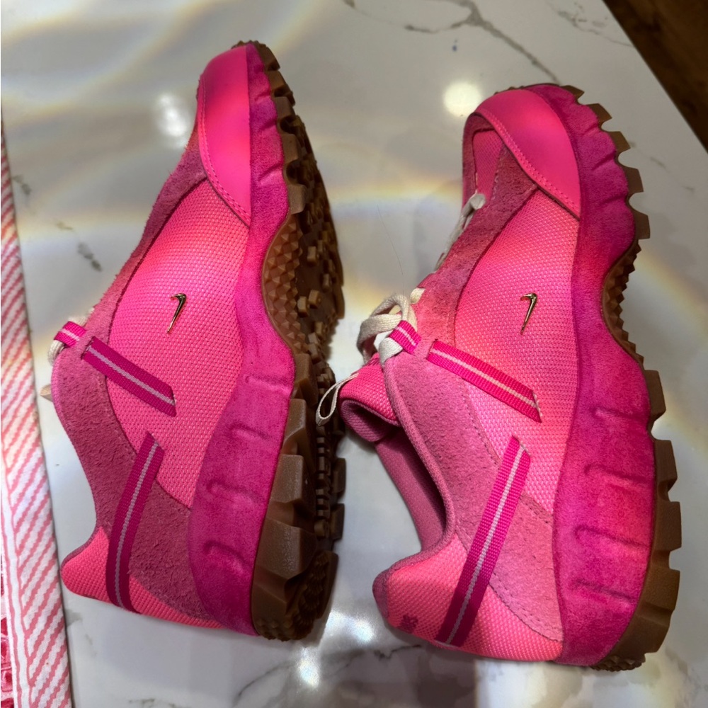 *brand new* Jacquemus x Nike Air Humara LX size M 8.5 / W 10